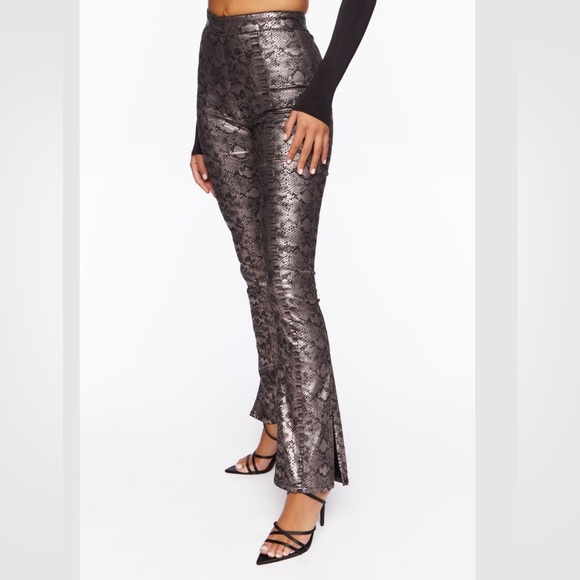 Forever 21 Snake Print Stretch Bootcut Jeans - Purple Size 24 - Picture 2 of 11